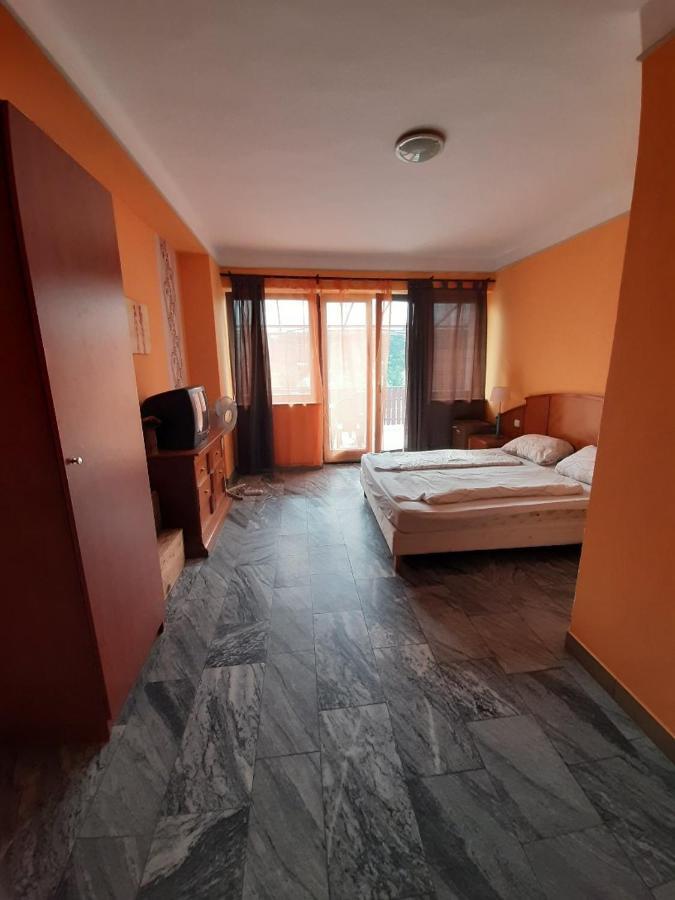 Retro Hotel Merid Замарди Экстерьер фото